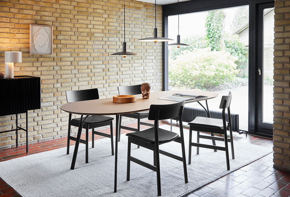 woud dining room furniture